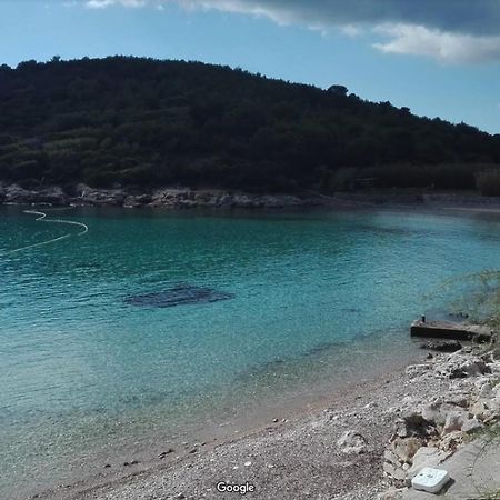 Resort Village T.N. Milna Vis Esterno foto