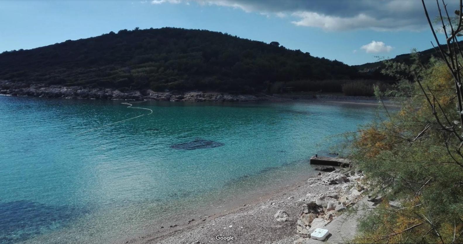 Resort Village T.N. Milna Vis Esterno foto