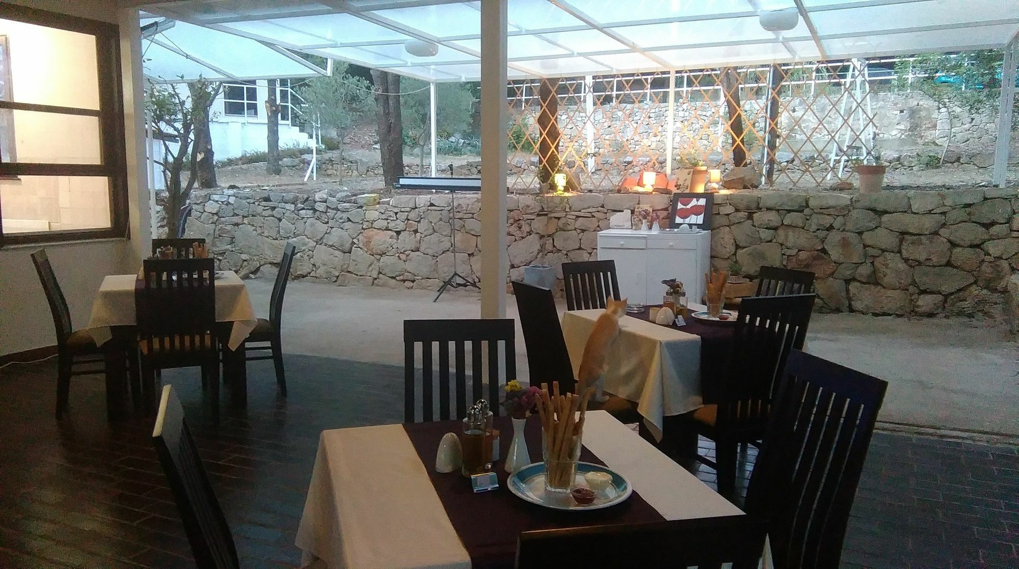 Resort Village T.N. Milna Vis Esterno foto