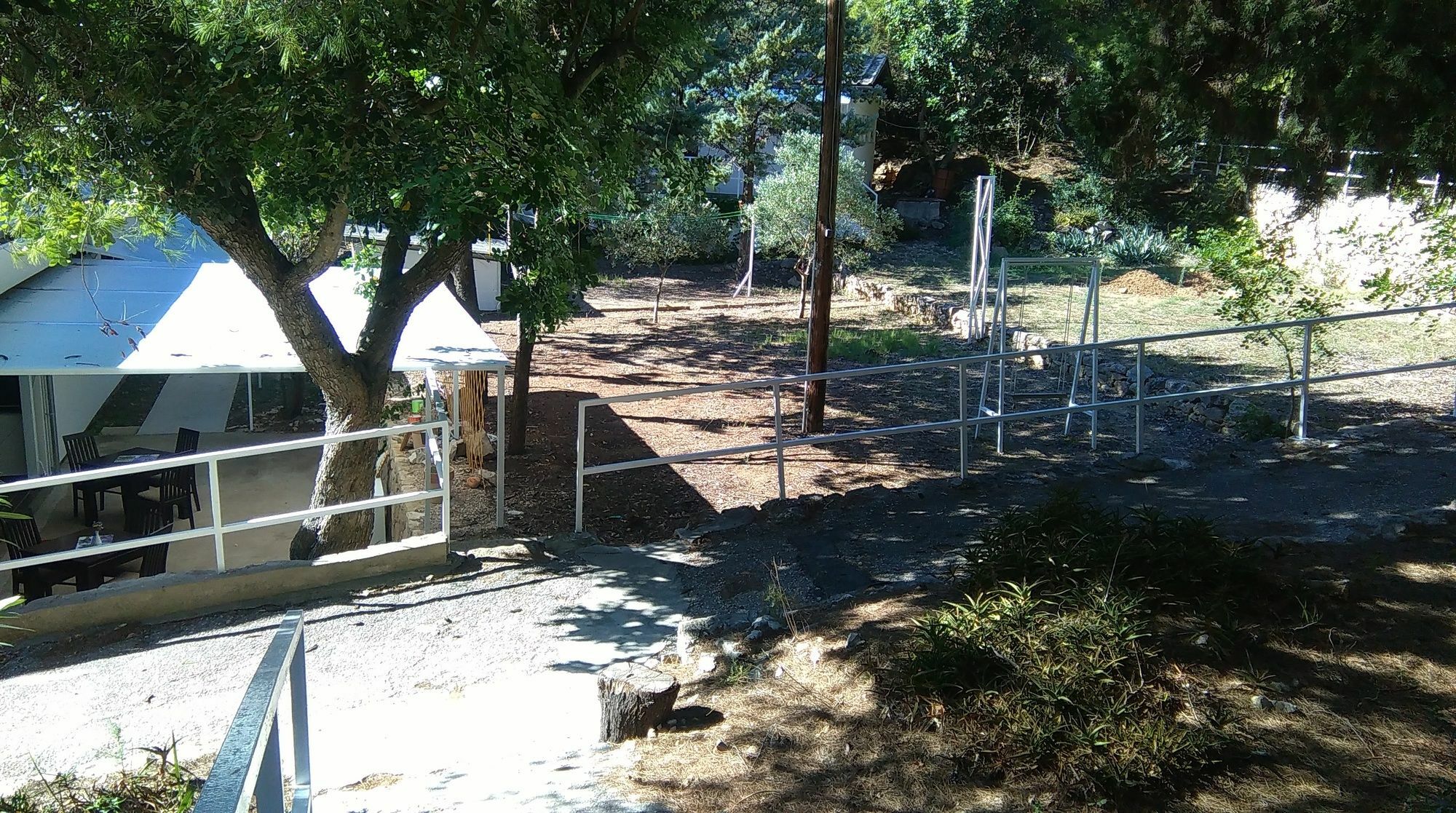 Resort Village T.N. Milna Vis Esterno foto